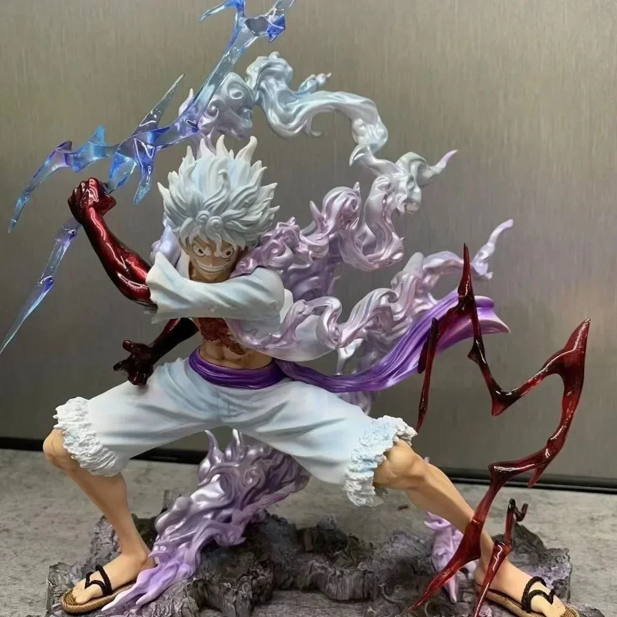 28cm One Piece Figure Sun God Gear 5 Nika Luffy Action Figure GK Thunderbolt Monkey