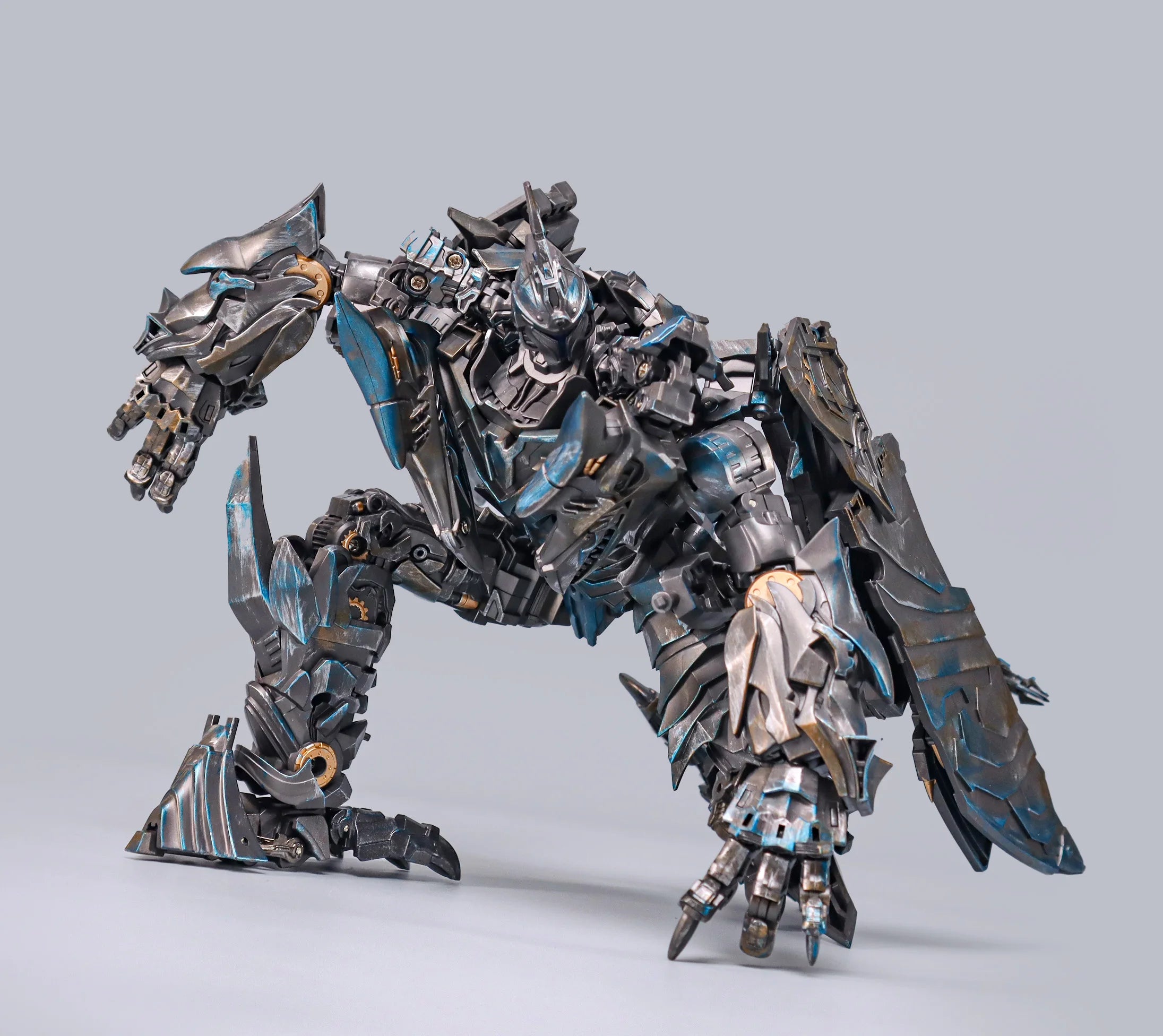 [Available in Sep/Oct] BAIWEI Transformation TW-1104 TW1104 Strafe Robot Swoop Action Figure